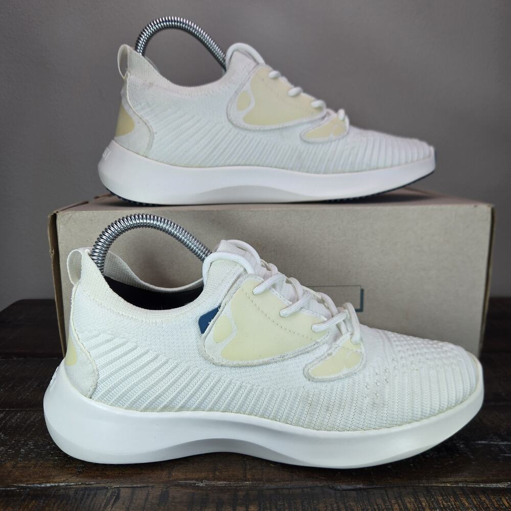 Vessi Everyday 2.0 Womens Size 7 Lace Up Waterproof Shoes Sneakers Polar White